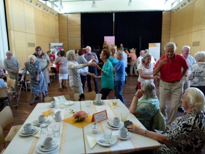 Tanztee am 29.07.2016 im Pfarrsaal Johannes der Täufer, Taufkirchen